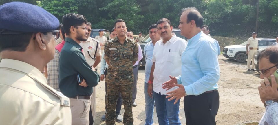 जमशेदपुर:एसएसपी के साथ डीडीसी ने किया विसर्जन घाटों का निरीक्षण… – Vananchal 24TV Live – वनांचल 24TV लाइव