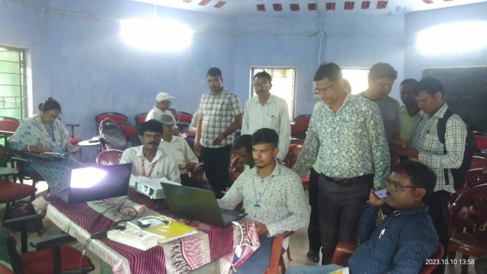 सरायकेला:15 वर्ष से अधिक उम्र के निरक्षरों का होगा सर्वे; दिया गया प्रशिक्षण…