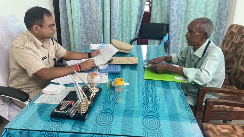 पुलिस अधीक्षक डॉ विमल कुमार ने जियाडा भवन में शुरू की कैंप कार्यालय; फरियादियों की सुने फरियाद… – Vananchal 24TV Live – वनांचल 24TV लाइव