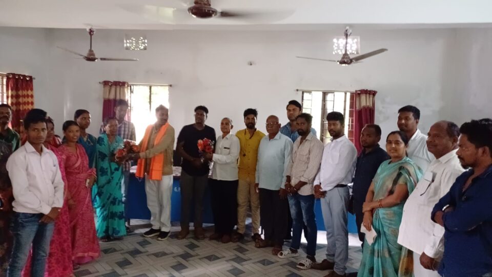 वनाधिकार समिति का पुनर्गठन,ग्रामसभा का आयोजन, सर्वसम्मति से अल्बर्ट लिंडा को वनाधिकार समिति का अध्यक्ष व सचिव आरती देवी बने…