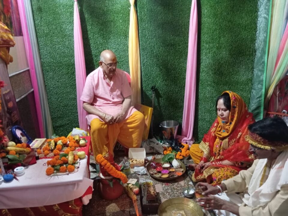 रामगढ़:कलश स्थापना के साथ शारदीय नवरात्र अनुष्ठान शुरू…