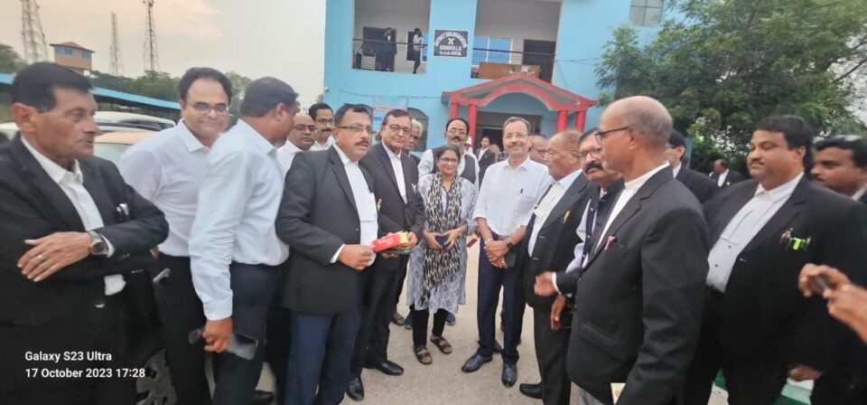डिस्ट्रिक्ट बार एसोसिएशन द्वारा समारोह आयोजित कर न्यायिक पदाधिकारी के प्रोन्नति एवं पोस्टिंग के लिए किया गया स्वागत… – Vananchal 24TV Live – वनांचल 24TV लाइव