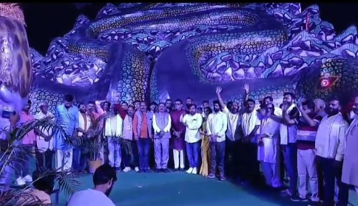 सरायकेला:डॉ अजय कुमार ने किया मां भवानी यूथ क्लब हरिओम नगर दुर्गा पूजा पंडाल का उद्घाटन… – Vananchal 24TV Live – वनांचल 24TV लाइव