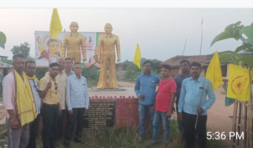 शहीद अजीत धनंजय महतो के शहादत दिवस के पूर्व संध्या पर आदिवासी कुड़मी समाज ने 81 जागरबत्ती जलाकर मनाया जागरजाला दिवस…