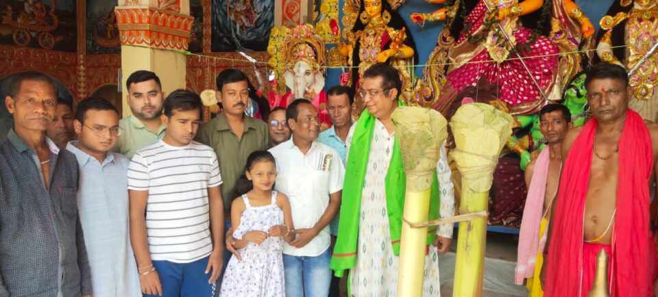 सरायकेला राजा प्रताप आदित्य सिंहदेव ने श्री श्री पब्लिक दुर्गा पूजा समिति के पूजन उत्सव का किया शुभारंभ; की महासप्तमी की पूजा… – Vananchal 24TV Live – वनांचल 24TV लाइव