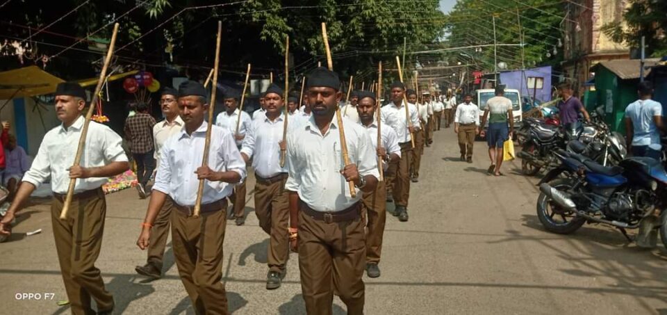 राष्ट्रीय स्वयंसेवक संघ सरायकेला ने मनाया विजयादशमी उत्सव; किया पथ संचलन, सरायकेलावासियों ने स्वयंसेवकों पर की पुष्प वर्षा… – Vananchal 24TV Live – वनांचल 24TV लाइव