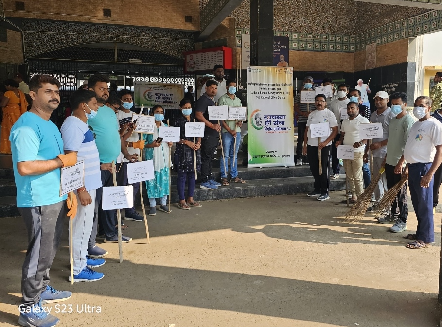 राष्ट्रीय प्रतिदर्श सर्वेक्षण कार्यालय, दुमका के कर्मियों द्वारा चलाया गया स्वच्छता सह जागरूकता विशेष अभियान 3.0… – Vananchal 24TV Live – वनांचल 24TV लाइव