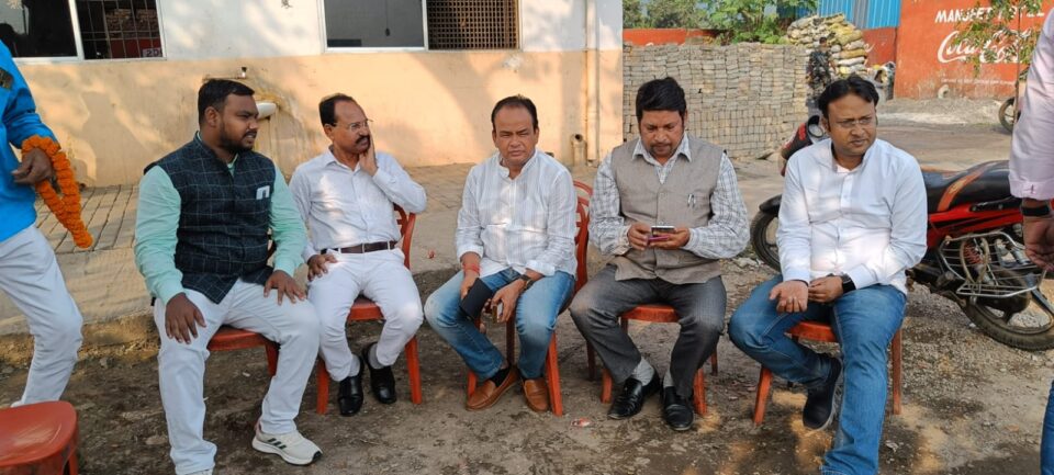 चांडिल:डॉक्टर इरफान अंसारी को जमशेदपुर जाने के दौरान कान्दरबेड़ा पंडित रघुनाथ मुरमू चौक में कांग्रेसकार्यकर्ताओ ने गर्म जोशी से स्वागत किया… – Vananchal 24TV Live – वनांचल 24TV लाइव