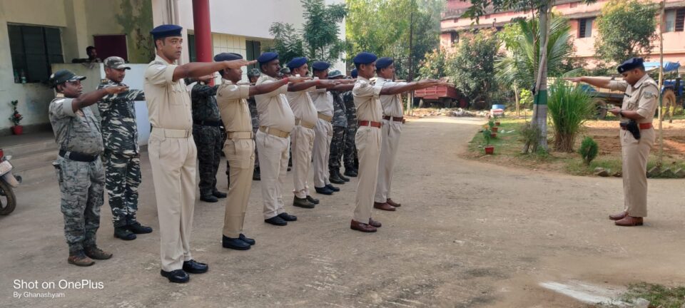 चांडिल:राष्ट्रीय एकता दिवस के अवसर पर पुलिस कर्मियों ने ली एकता की शपथ…