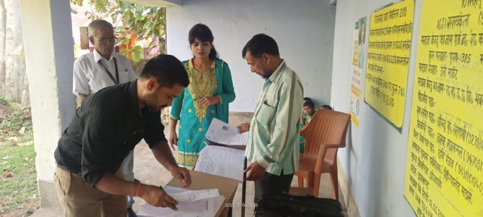 सरायकेला एसडीओ पारुल सिंह ने मतदाता सूची के विशेष संक्षिप्त पुनरीक्षण कार्यक्रम 2024 के तहत मतदान केंद्रों का किया भ्रमण; सात बीएलओ को किया शो कॉज…