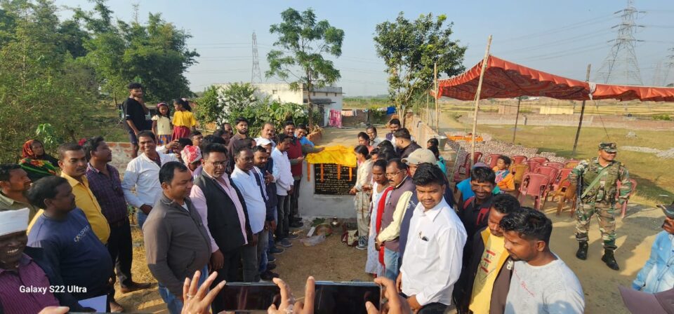 अनगड़ा में खजरी विधायक राजेश कच्छप ने सड़क का शिलान्यास किया …