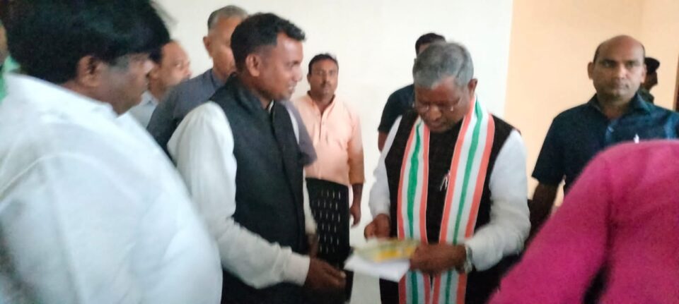 भाजपा नेता शंभू मंडल ने भाजपा प्रदेश अध्यक्ष बाबूलाल मरांडी को दो दिवसीय झारखंडी विलुप्त परंपरा कला संस्कृति एवं खेलकूद कार्यक्रम में आने का दिया न्योता… – Vananchal 24TV Live – वनांचल 24TV लाइव