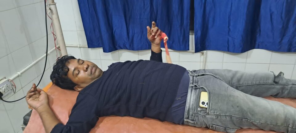 सड़क दुर्घटना में मेडिकल स्टाफ गंभीर रूप से हुआ घायल…
