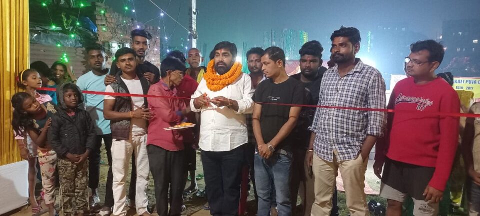 कांग्रेस पार्टी के कार्यकारी जिला अध्यक्ष ने दो काली पूजा पंडालों का किया उद्घाटन, माता के दरबार में मत्था टेक क्षेत्र के सुख शांति एवं समृद्धि की मंगल कामना की… – Vananchal 24TV Live – वनांचल 24TV लाइव