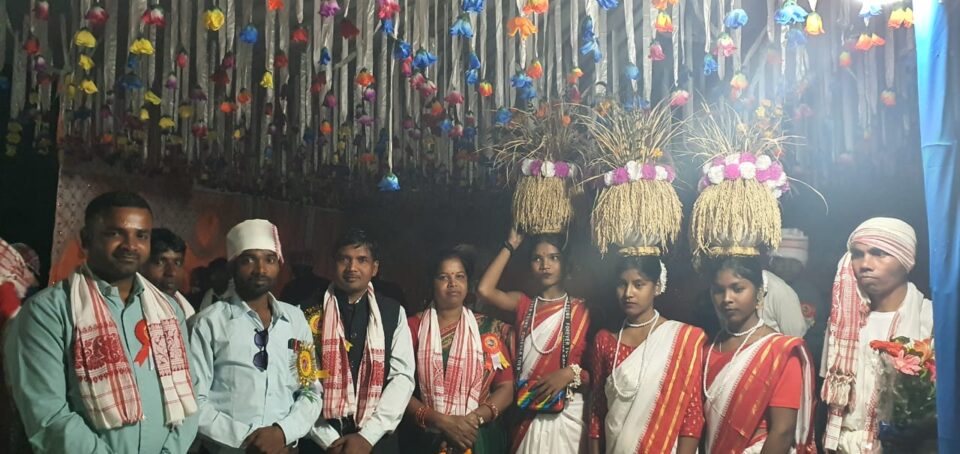 पारम्परिक नृत्य वर्षो की थकान दुर करती और समाज में समरसता बनाये रखती है:  पारसनाथ… – Vananchal 24TV Live – वनांचल 24TV लाइव