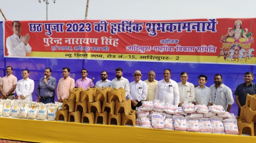 500 छठव्रतीयों में आटा,मिट्टी के चूल्हा बनाने का सामग्री वितरण… – Vananchal 24TV Live – वनांचल 24TV लाइव
