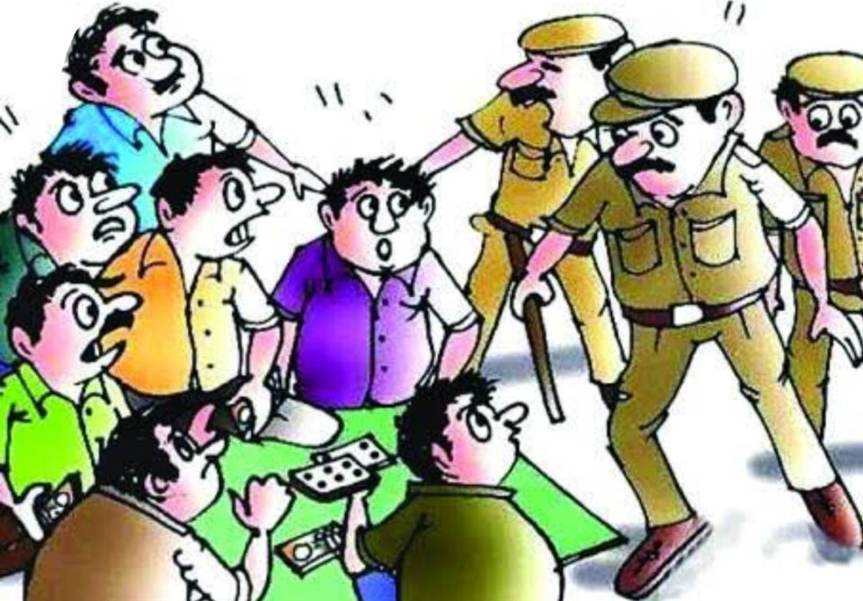 रातु पुलिस ने की छापेमारी जुआ खेलते 10 लोग पकड़ाये… – Vananchal 24TV Live – वनांचल 24TV लाइव